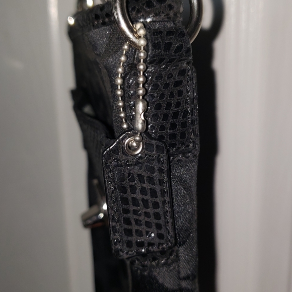 Coach black purse - Picture 4 of 10